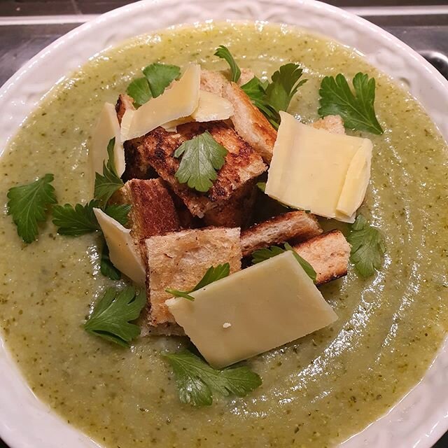 Broccoli Soup! Get the full recipe on the blog at www.mrsjskitchen.com
#broccoli #souprecipe #winterwarmers